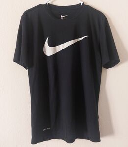 Nike Dri Fit T Shirt - Size M